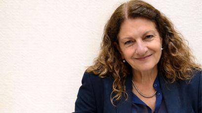 Η Ρέα Γαλανάκη μιλά για το έργο της στο Δημοτικό Ανοικτό Πανεπιστήμιο Αγίας Παρασκευής