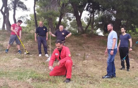 «ΥΙΟΘΕΤΗΘΗΚΑΝ» ΑΠΟ ΤΟΝ ΣΕΠΠΒΑΤΥ ΤΑ ΔΕΝΤΡΑΚΙΑ ΤΟΥ 7ου ΔΗΜΟΤΙΚΟΥ